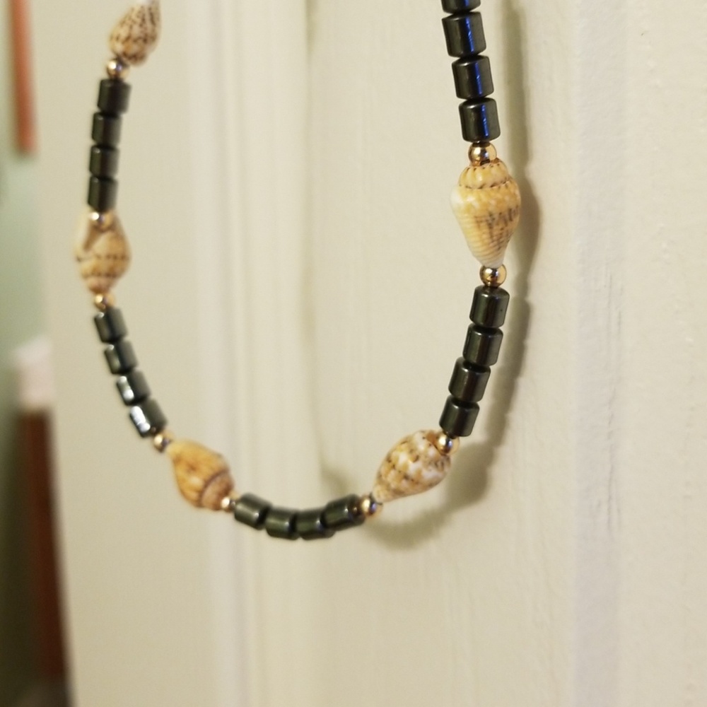 Shell necklace - Picture 2 of 2